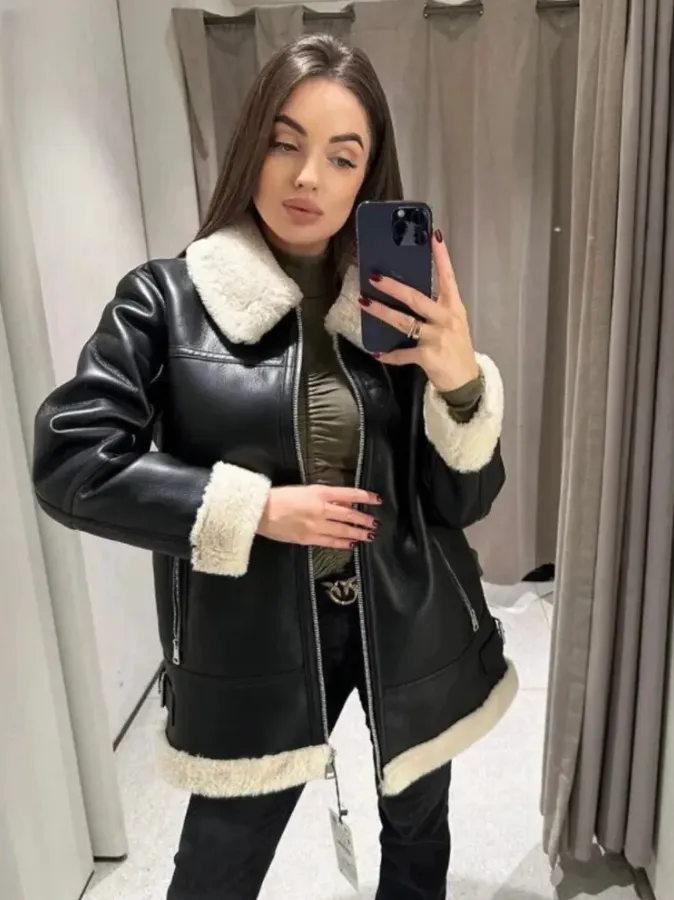 Heidi-Mode | Glatter Mantel Mit Sherpa-Details