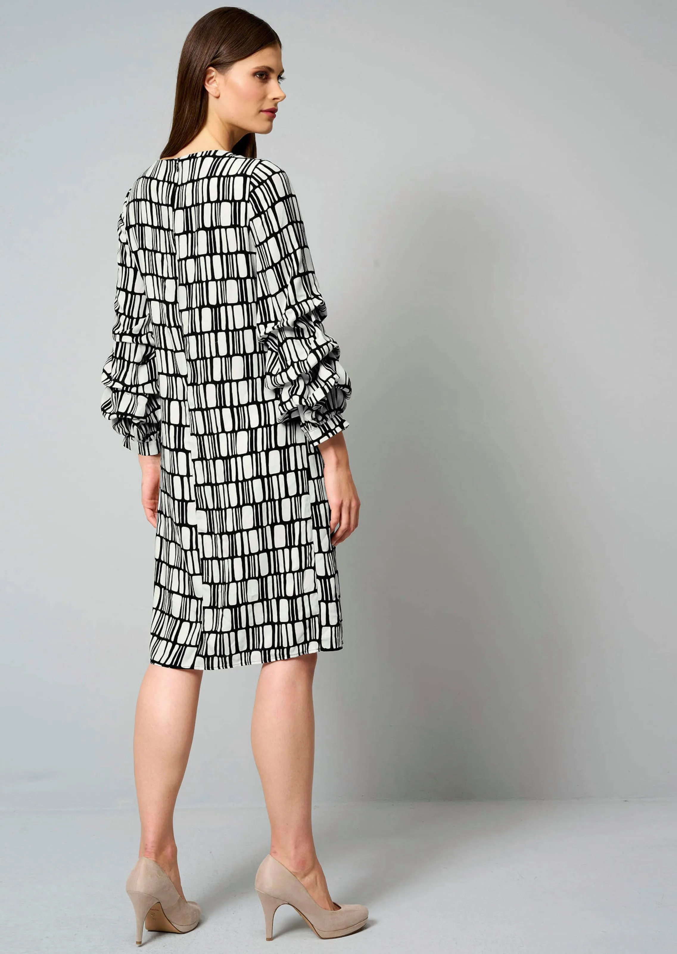 Kleid mit gerafften Ärmeln