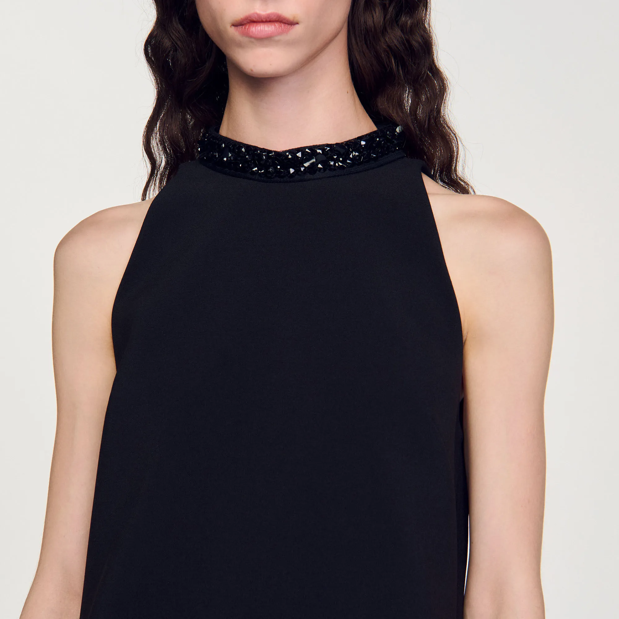 Kleid mit Schmuckkragen