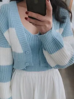Kurzer Strick-Cardigan mit Streifen-Spleißmuster